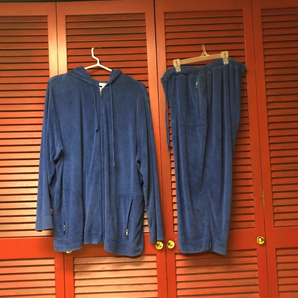 “Avenue” brand Capri with Hooded Jacket